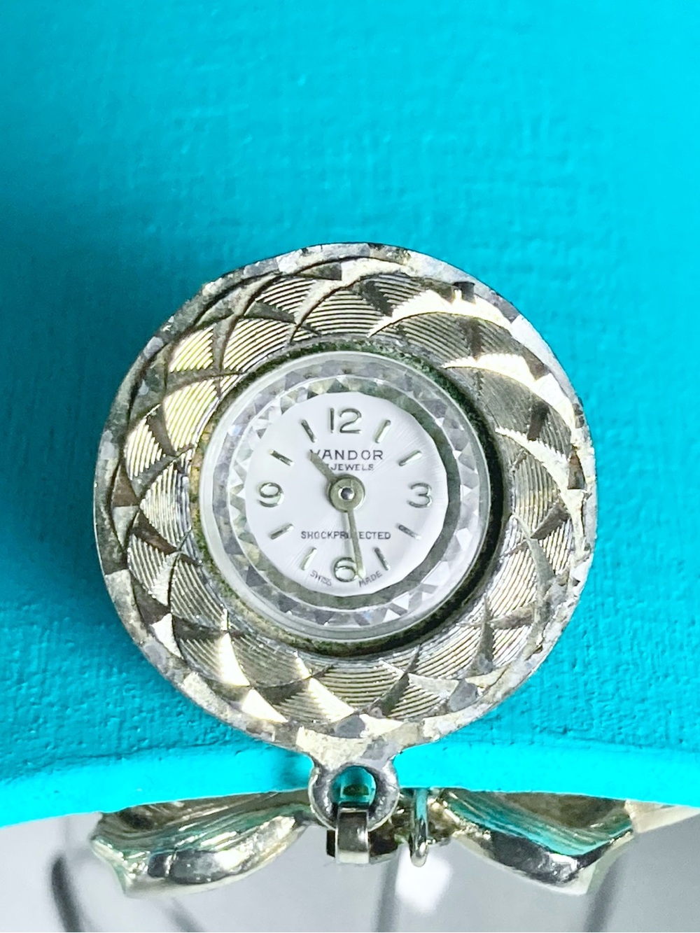 VANDOR Vintage Bow Pendant Watch Necklace in Silver Tone